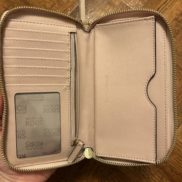 Micheal Kore Wallet Large - Picture 3 of 3